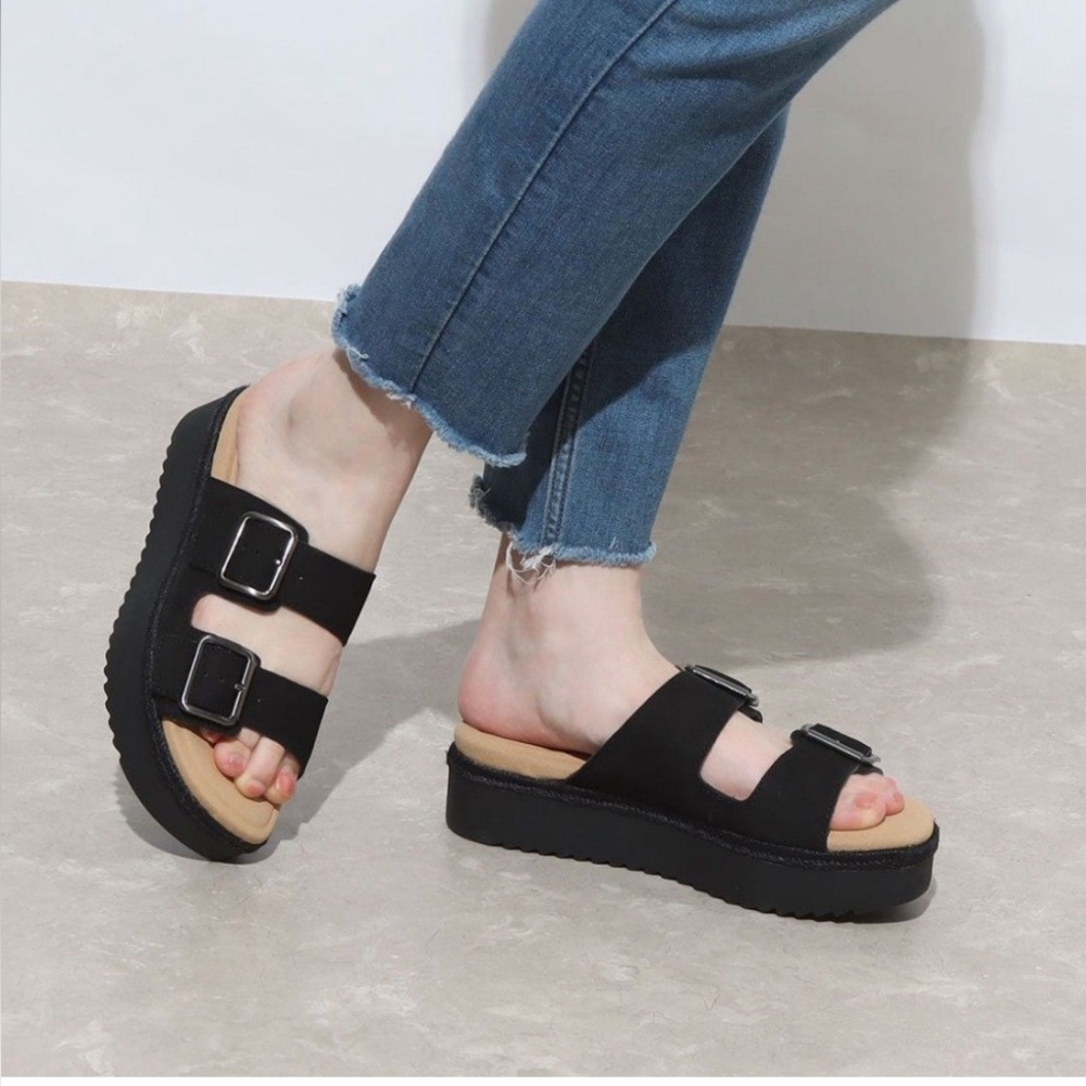 Clarks Black and Tan Platform Sandals